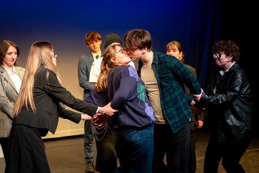 'Kiss me!'