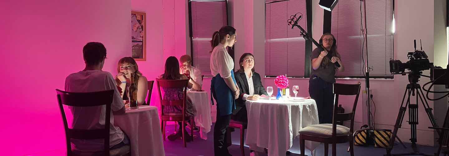 banner image restaurant_scene