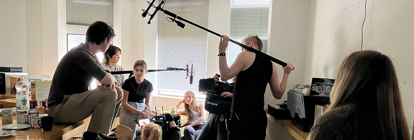 banner image filming kitchen